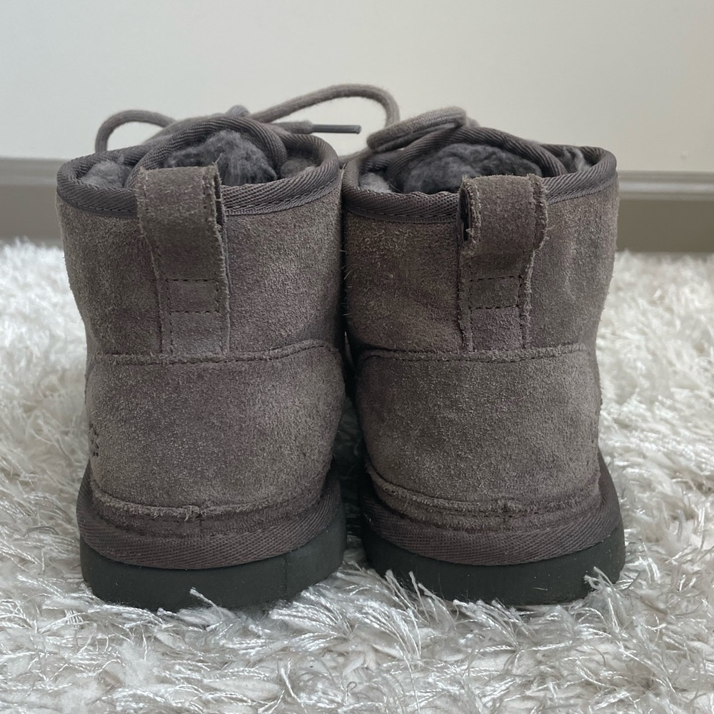 UGG Men's Gray Neumel Chukka Boots - Picture 7 of 12